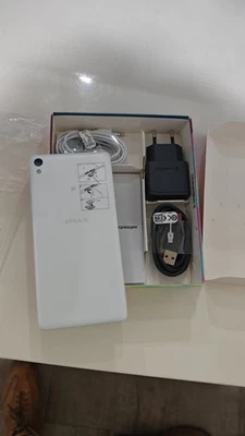 Sony Xperia XA White - Unlocked (Open Box) - Image 1 of 2