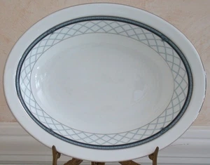 Royal Doulton Countess Lattice Oval Vegetable Bowl w Platinum Trim - Picture 1 of 4