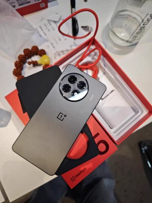 OnePlus Ace5 12GB+256GB Dual SIM GSM Unlocked 6400mAh 80W Snapdragon 8 Gen3 - Image 1 of 4