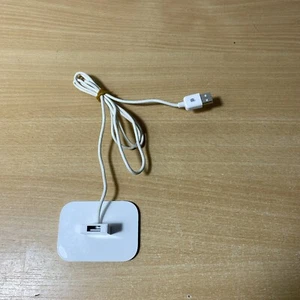 Genuine Apple USB Charging Docking Stand Charger Apple iPod Shuffle 1st Gen - Picture 1 of 6