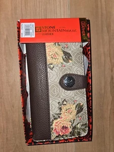 STONE MOUNTAIN BROWN FLORAL PRINTED HEARTS SIG TRIFOLD LEATHER WALLET NIB - Picture 1 of 6