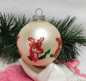 VINTAGE SHINY BRITE CHRISTMAS ORNAMENT BUCK & DOE REINDEER RUBBING NOSES - Picture 1 of 11