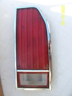 1985 LTD CROWN VICTORIA COUNTRY SQUIRE WAGON RIGHT TAIL LIGHT BRAKE TURN USED - Image 1 of 4