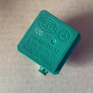 Relé HELLA 4RA007791-52 12VDC 1 pieza (puede reemplazar 4RA007791-15 A0025427619) - Imagen 1 de 4