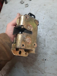 04-08 CHRYSLER PACIFICA TRUNK LATCH LIFTGATE LOCK ACTUATOR OEM 05 06 07 - Imagen 1 de 4