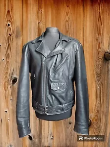 "Giacca vintage da uomo ""Open Road"" in pelle nera pesante da moto taglia 42 (42""-44") - Foto 1 di 24