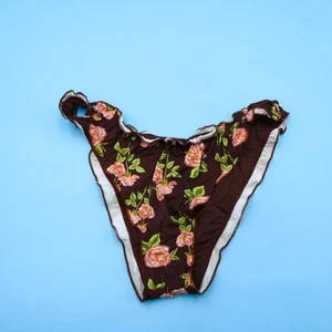 Bikini brasiliano Dippin Daisys marrone medio floreale vita alta con volant fondo nuovo - Foto 1 di 8