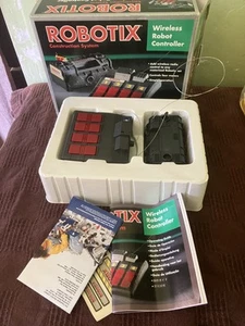 Robotix  Milton Bradley 98023 black remote controller set - Picture 1 of 1