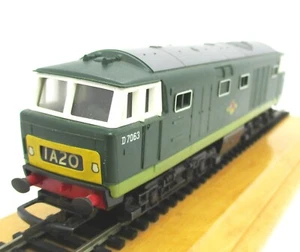 Hornby R758 Clase 35 Hymek BR Verde con Papel Amarillo D7063 Como Nuevo 00 Gau (E) - Imagen 1 de 24