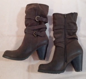 Mujer Madeline Girl Marrón Imitación Gamuza Cuero Lateral 12" Cremallera Tacón Botas Talla 7M - Imagen 1 de 8