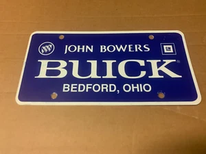 Placa de matrícula de refuerzo de concesionario de automóviles John Bowers Buick Bedford Ohio - Imagen 1 de 2