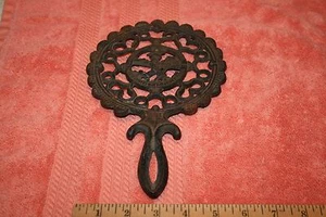 Marked 1952 J.Z.H. Cast Iron Dutch Folk Art Trivet - Picture 1 of 5