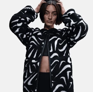 Nike lockere Hochflorjacke Damen Größe XS schwarz weiß FV8025-010 - Bild 1 von 15