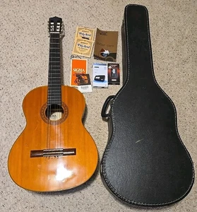 Vintage Martin & Company Sigma 52SCS-4 Akustikgitarre mit Koffer Saiten-Tuner-Etiketten - Bild 1 von 23