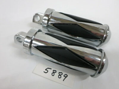 Footpegs #5889 Harley Davidson Models with Large Male Mount Diamond Design - Image 1 of 2