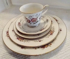 NORITAKE ASIAN SONG #7151 FIVE pc PLACE SETTING  EXCELLENT FLORAL 24K GOLD TRIM - Picture 1 of 8