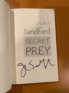 SIGNED Secret Prey by John Sandford HC 1/1 +PHOTO - Foto 1 di 7