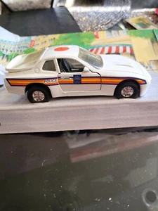 Metropolitan Police Porsche 944 Corgi Model Vehicle - Picture 1 of 12