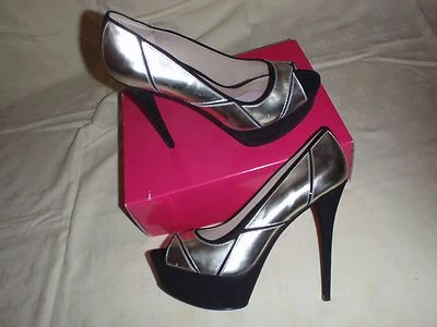 NEW PARIS HILTON  black/Gold Leather / Fabric pump HEELS platforms 10 US 42 EURO - Image 1 of 3