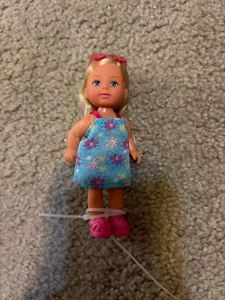 Simba Doll Evi Love Girl 4.5 Inch NWOT Blonde Hair Blue Eyes With Outfit - Picture 1 of 2