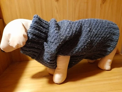 Hundepullover, Gr. XL, 68 cm lang, grau mit kleinen Noppen, Rollkragen, Strick - Bild 1 von 4