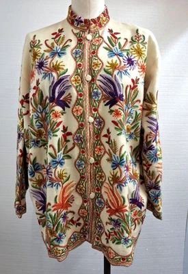 Hermosa Chaqueta Bordada Cachemira De Colección Abotonada Mediana Foto 1 de 4