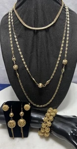 Vintage All Monet Signed Gold Tone Jewelry Lot 5 PC Necklace Bracelet Earrings - Picture 1 of 23