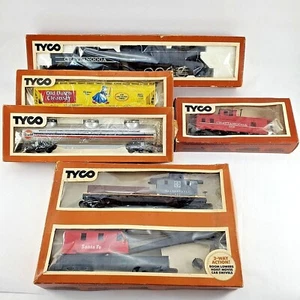 Vintage 1980s Tyco HO Scale Locomotive Chattanooga 638, Four Cars & Caboose - Picture 1 of 10