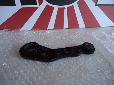 Soporte de montaje de pinza trasera Kawasaki GPZ750 Unitrak ZX750A montaje de freno restaurado Foto 1 de 2