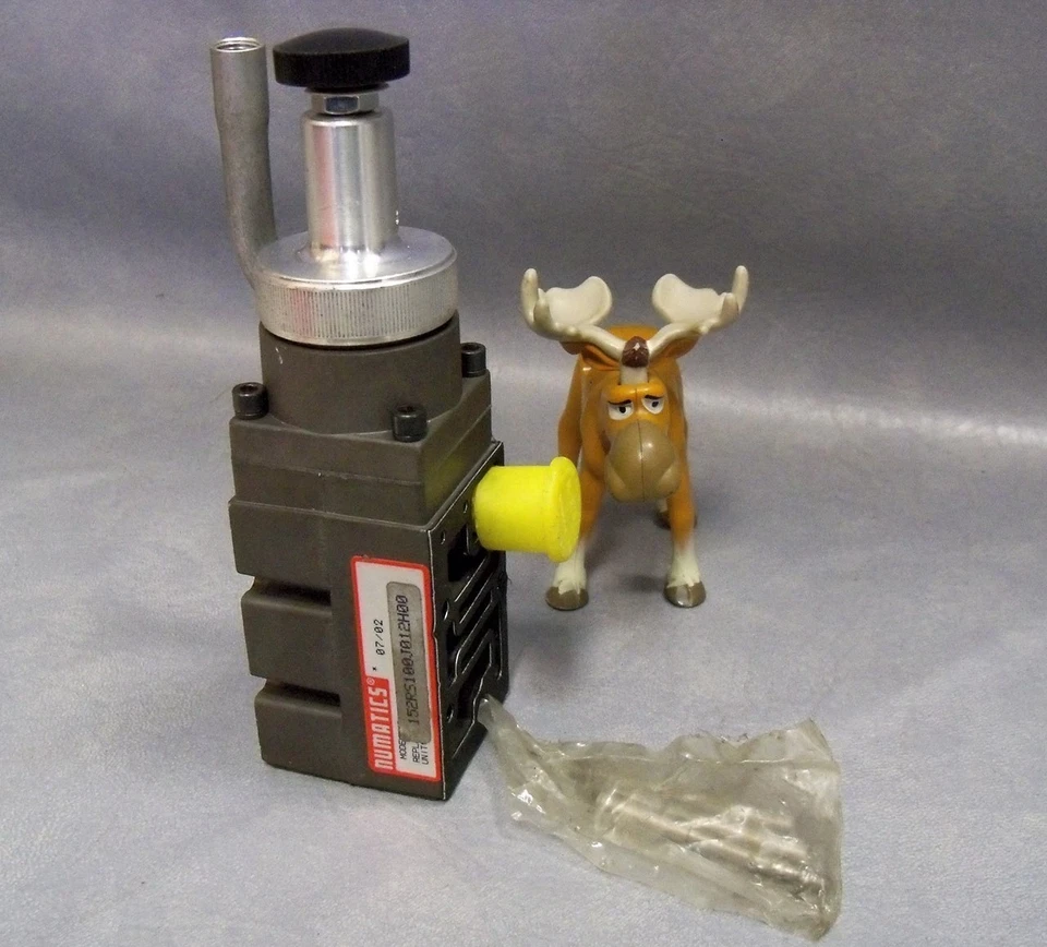 152RS100J012H00 数值压力调节器 152RS100J012H00 — 第 1/4 张图片