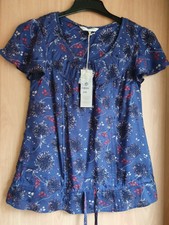 LADIE'S NWT JOHN ROCHA BLUE FLORAL TOP SIZE 8