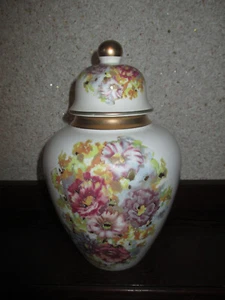 sehr schöne Deckelvase, beigefarben mit Blüten und Goldrand, Keramik,gemarktet - Bild 1 von 9