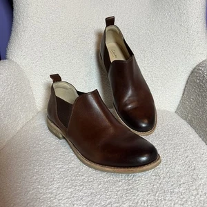 Clarks Edenvale Page Booties Dark Tan Leather Chelsea Style Brown Women's Size 9 - Picture 1 of 22