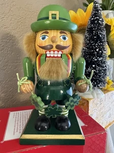 World Market 2011 Wooden 7” Nutcracker Liam IRISH LEPRECHAUN Rainbow Suspenders - Picture 1 of 12