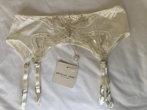 Pleasure State Luminous Satin Ivory Suspender Size M - lace front, silver & gold - Picture 1 of 18