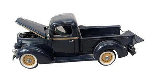 Voiture miniature Ford Pick Up Truck Danbury comme neuve échelle 1:24 1938 vintage longueur 8,5" - Photo 1/11