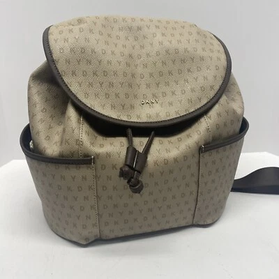 Mochila Cartera DKNY Cuero Heritage Logo Abatible - Marrón/Beige - NUEVA Foto 1 de 4