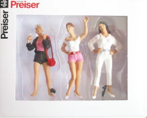Preiser G 1:22.5 scale THREE Young Women / Teenagers # 45027 SHIPS from CHICAGO - Picture 1 of 1