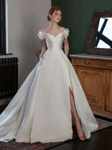 Abiti da sposa taglie forti A-Line raso scollo a V spacco 3D fiori lunghezza pavimento - Foto 1 di 8