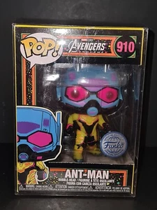 Funko Pop Marvel Avengers Blacklight Ant-Man No 910 en estuche protector - Imagen 1 de 8