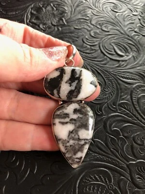 Colgante Tótem Turquesa Búfalo Blanco Artesanal 2.5" Suroeste Foto 1 de 3