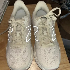 New Balance Womens Fresh Foam X W880Z12 Sea Salt White Violet Mesh Size 7.5 - Picture 1 of 6