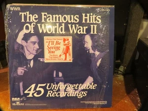THE FAMOUS HITS of WW II " 45 UNFORGETTABLE SONGS "  LP EX  JACKET EX 3 DISCS - Foto 1 di 2