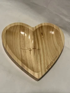 Gebetsschale aus Holz Herzform gravierte Kreuze - Bild 1 von 9