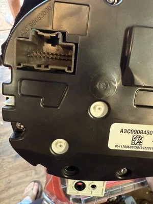 2022 ram 2500 gauge cluster - Image 1 of 4