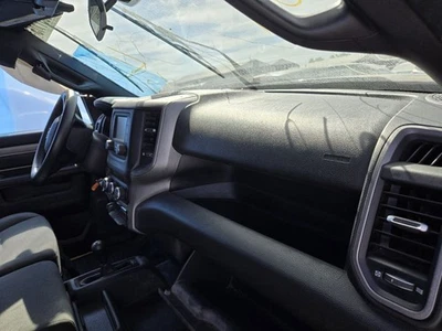 Подушка безопасности для верхней части приборной панели пассажира Dodge Ram 2500 2019-2024 годов выпуска - Изображение 1 из 4