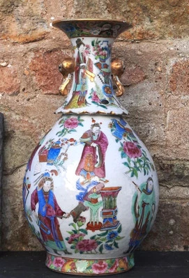 Exquisite Chinese Qing Exceptionally Skillfully Painted Courtier Baluster Vase - Image 1 of 4