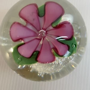 Lillian Vernon Paperweight Pink Flower Blown Glass Vintage Made in Italy - Picture 1 of 6