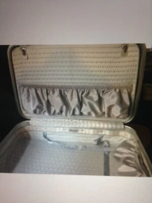 NEW-NOS-Vintage Samsonite Silhouette 24" Pullman Suitcase from the 50's 60's. - Image 1 of 4