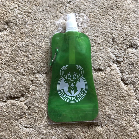 Milwaukee Bucks Collaspeable Water Bottle With Clip New Cover